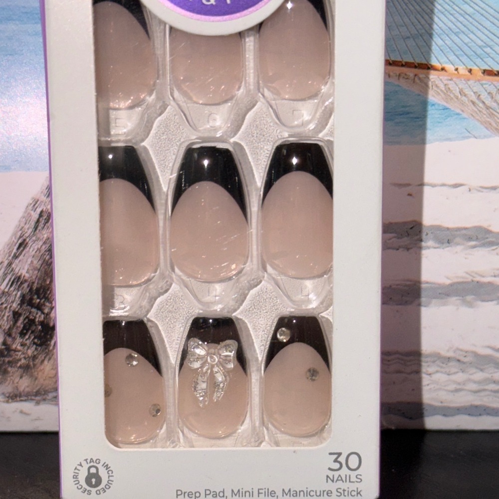 imPRESS Press-On Manicure Black French Bow Coffin Nails Embellishment